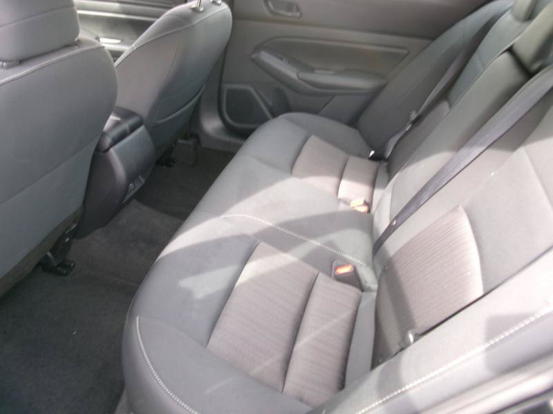 Used 2025 Nissan Altima 2.5 SV FWD image 9