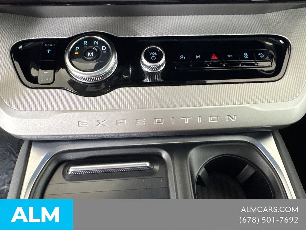Used 2025 Ford Expedition Active AWD/4WD image 36