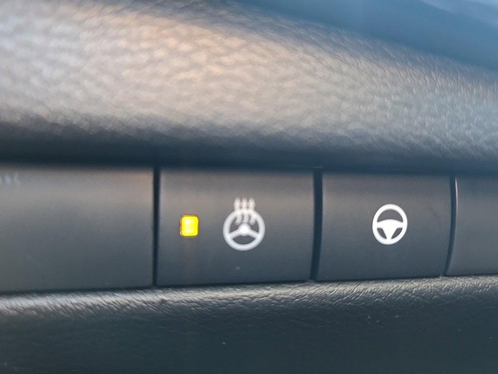 New 2026 Nissan Kicks SR image 13