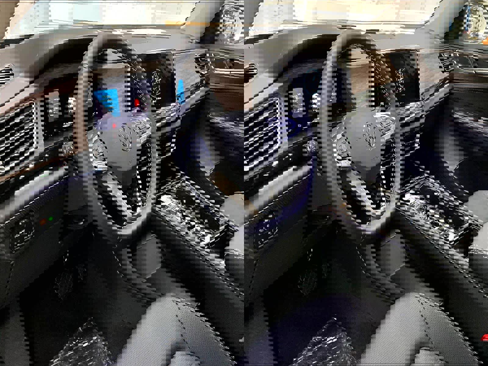 New 2026 Volkswagen Atlas SEL AWD/4WD image 8