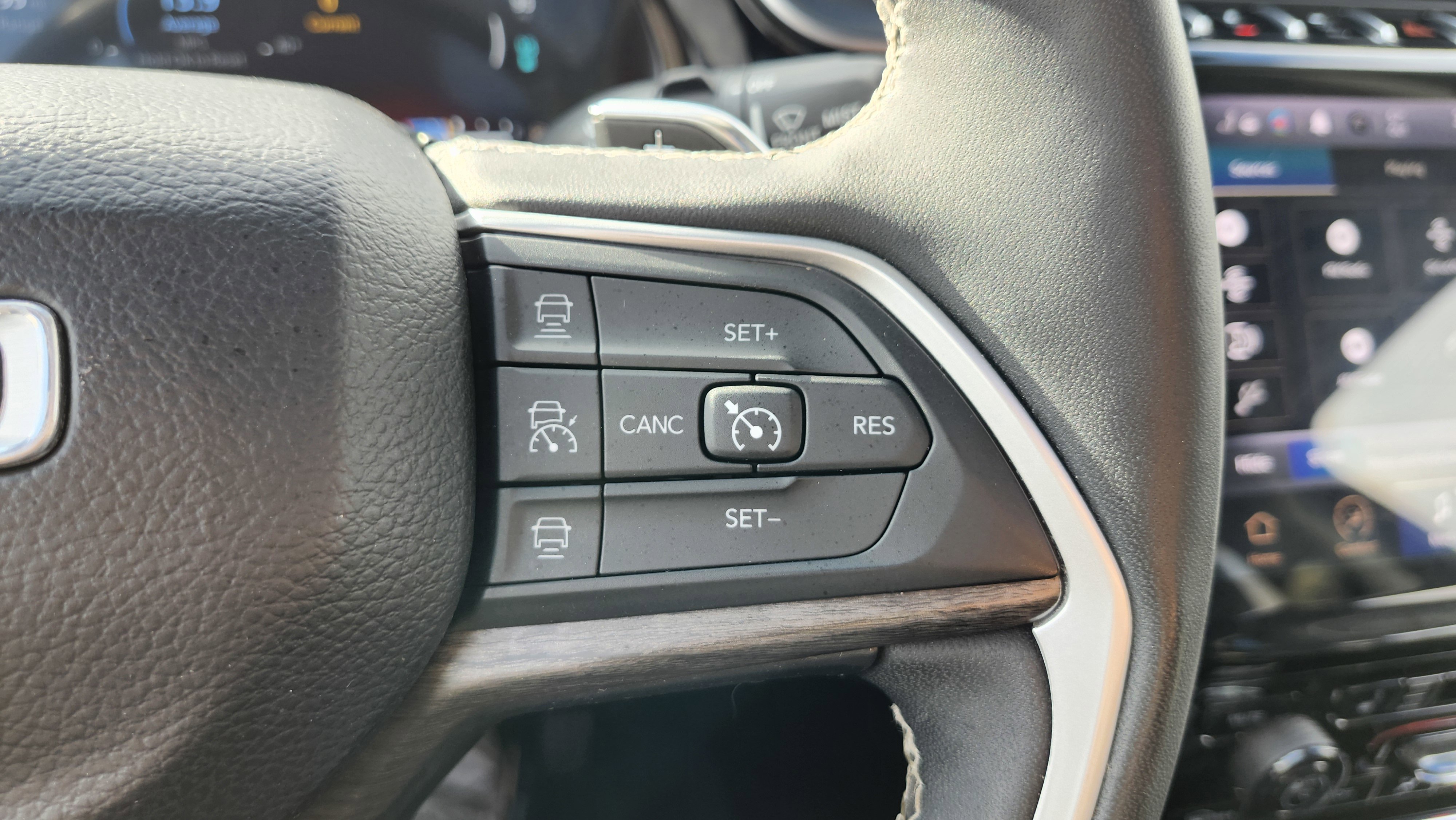 Used 2023 Jeep Grand Cherokee 4WD 4xe image 37