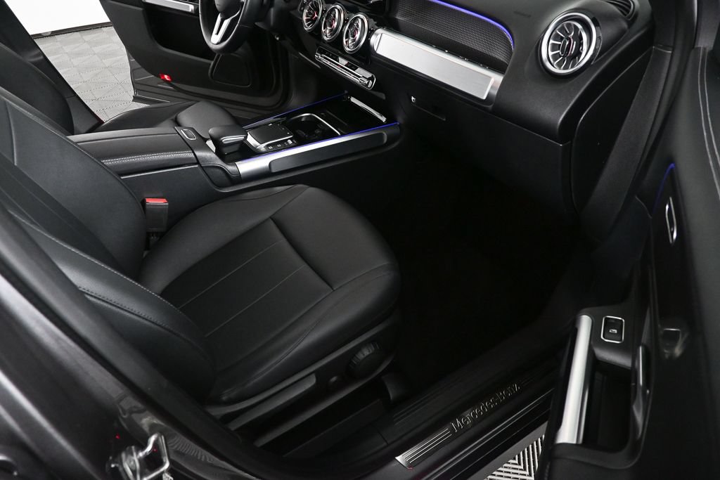 Used 2022 Mercedes-Benz GLB 250 4MATIC image 23