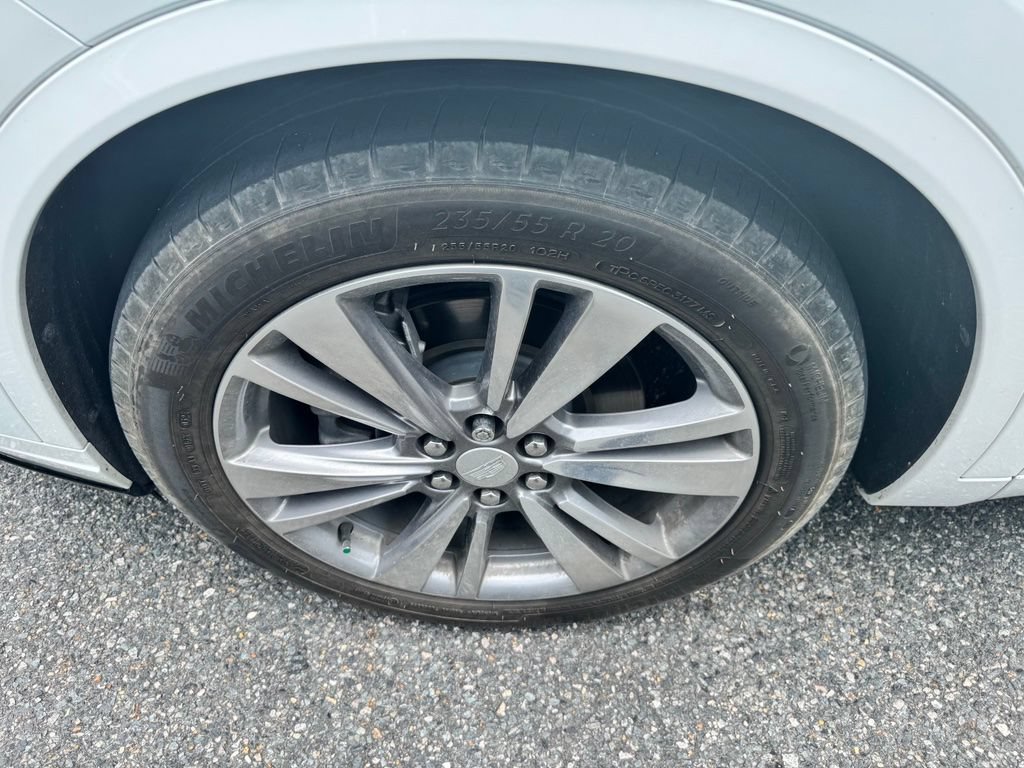Used 2024 Cadillac XT6 Premium Luxury w/ Platinum Package FWD image 8