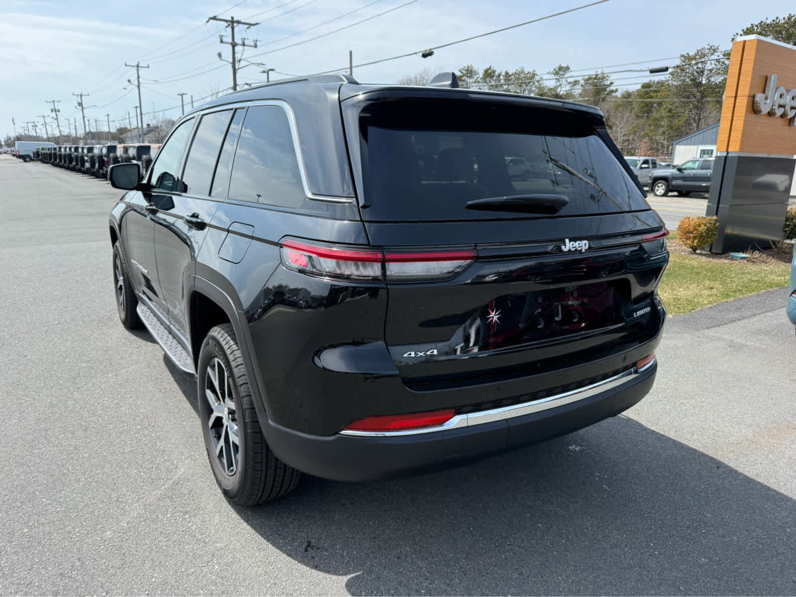 Used 2025 Jeep Grand Cherokee Limited image 6