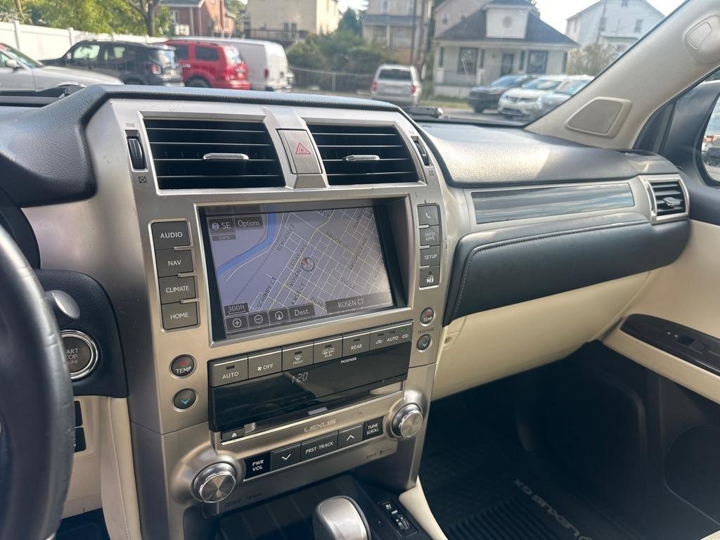 Used 2020 Lexus GX 460 Premium w/ Premium Package AWD/4WD image 29