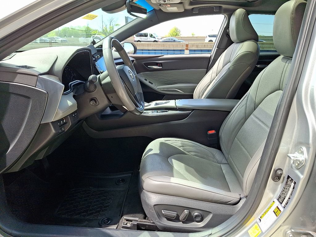 Used 2022 Toyota Avalon Limited w/ Advanced Safety Package FWD image 14