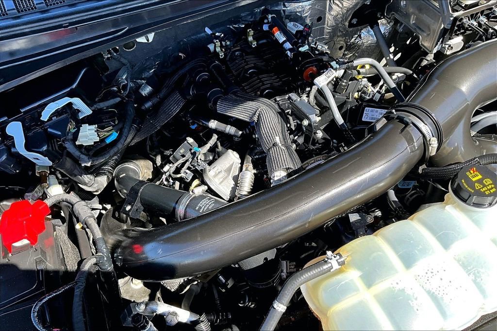 Used 2023 Ford Expedition XLT image 30