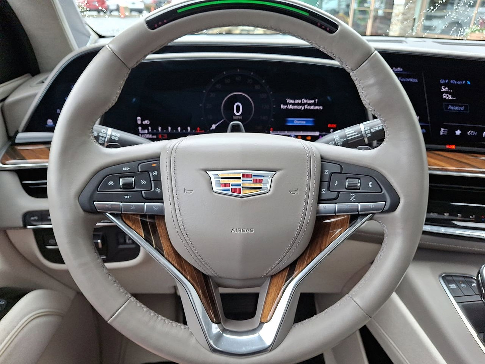 Used 2024 Cadillac Escalade Premium Luxury Platinum AWD/4WD image 20
