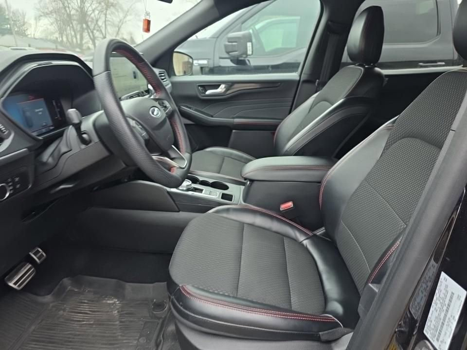 Used 2023 Ford Escape ST-Line w/ Tech Pack #1 image 10