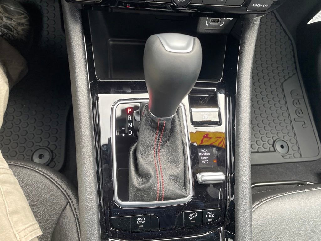 Used 2024 Jeep Compass Trailhawk w/ Trailhawk Convenience Group image 20