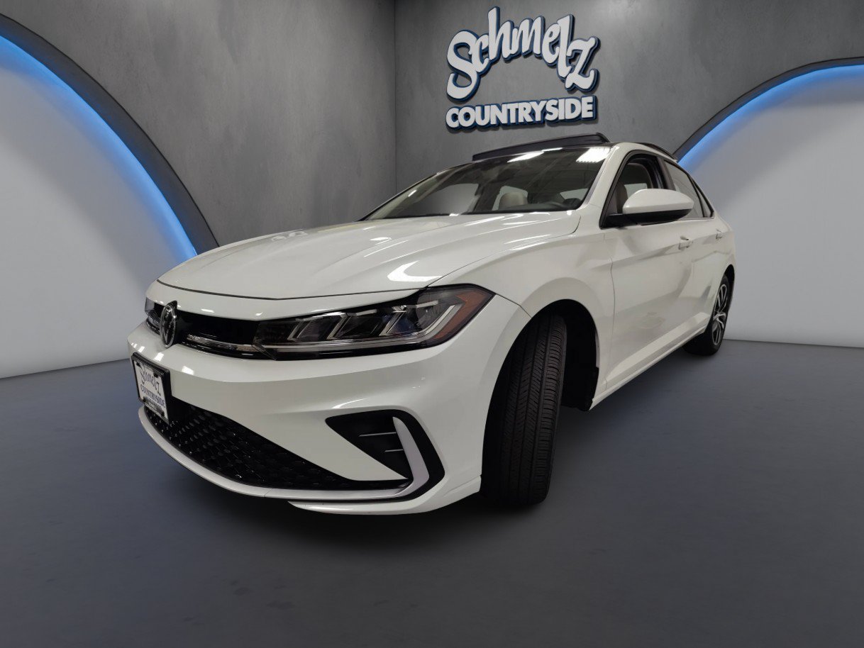 Used 2026 Volkswagen Jetta SE FWD image 8