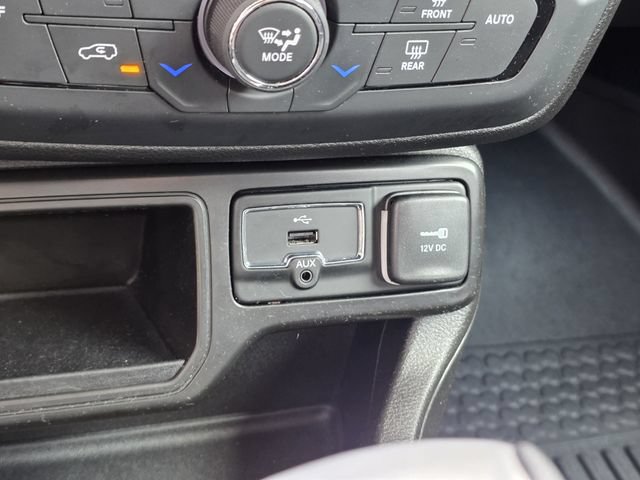 Used 2021 Jeep Renegade Latitude FWD image 21
