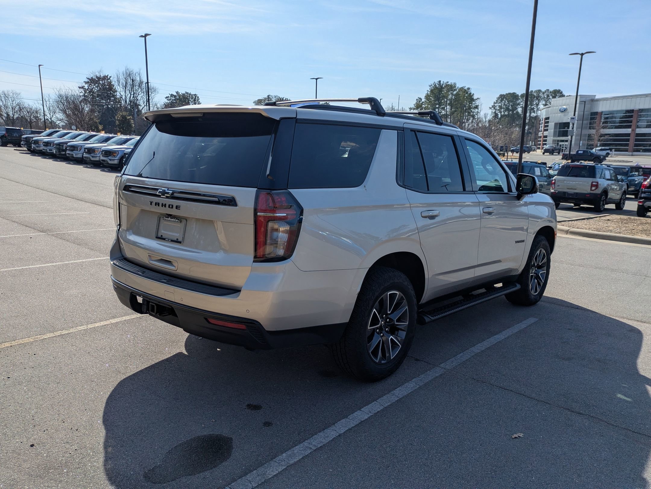 Used 2023 Chevrolet Tahoe Z71 w/ Luxury Package AWD/4WD image 4