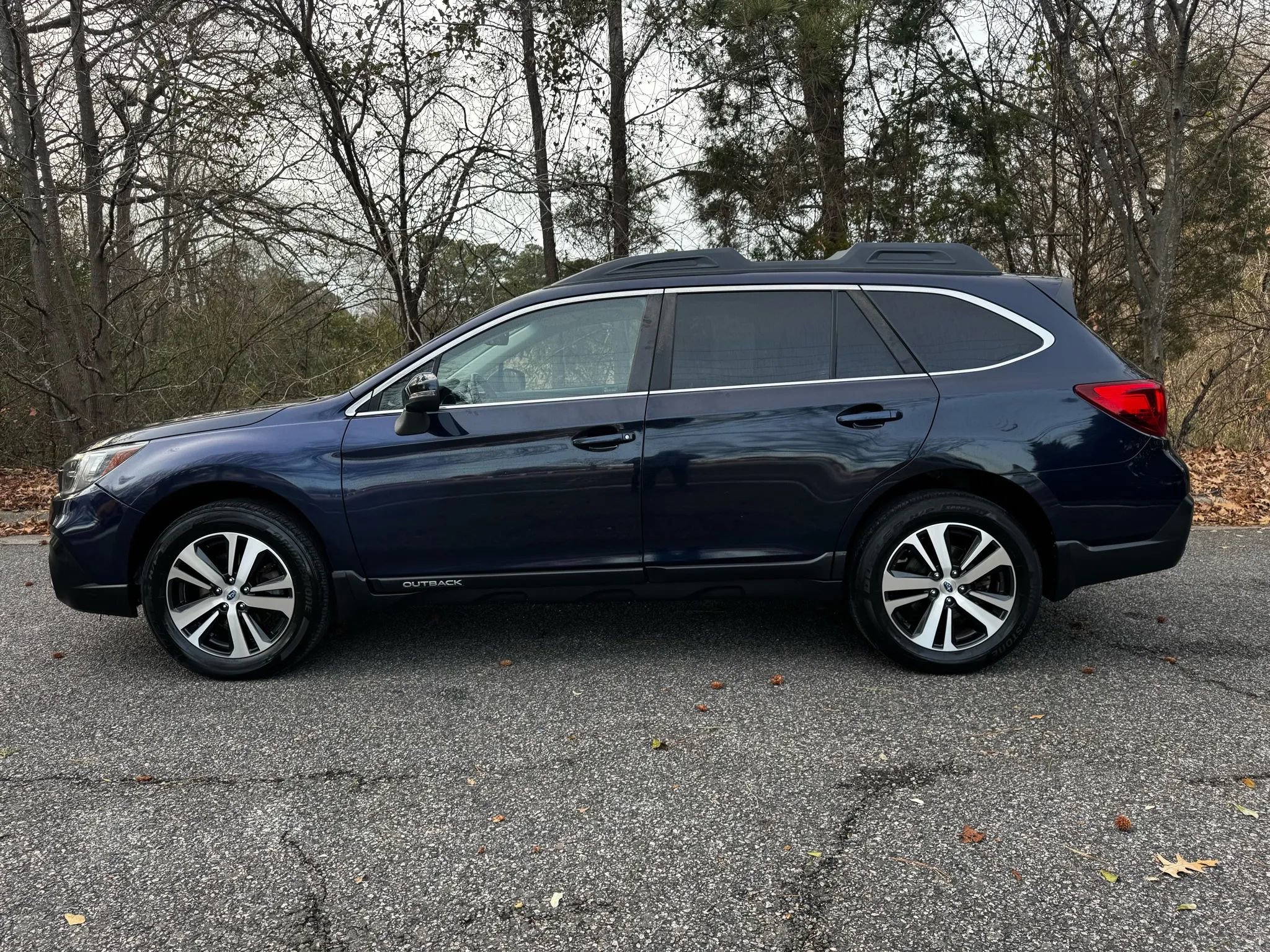 Used 2018 Subaru Outback 2.5i Limited AWD/4WD image 3