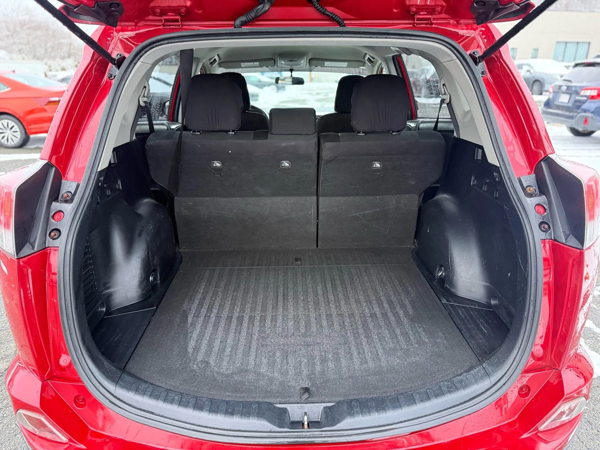 Used 2016 Toyota RAV4 LE image 14