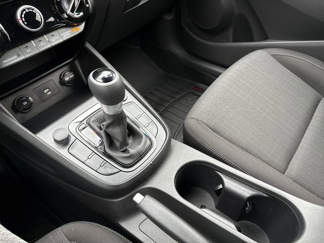 Used 2023 Hyundai Kona SEL image 27