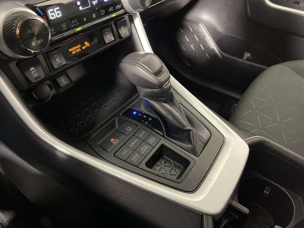 Certified 2022 Toyota RAV4 XLE w/ Convenience Package image 22
