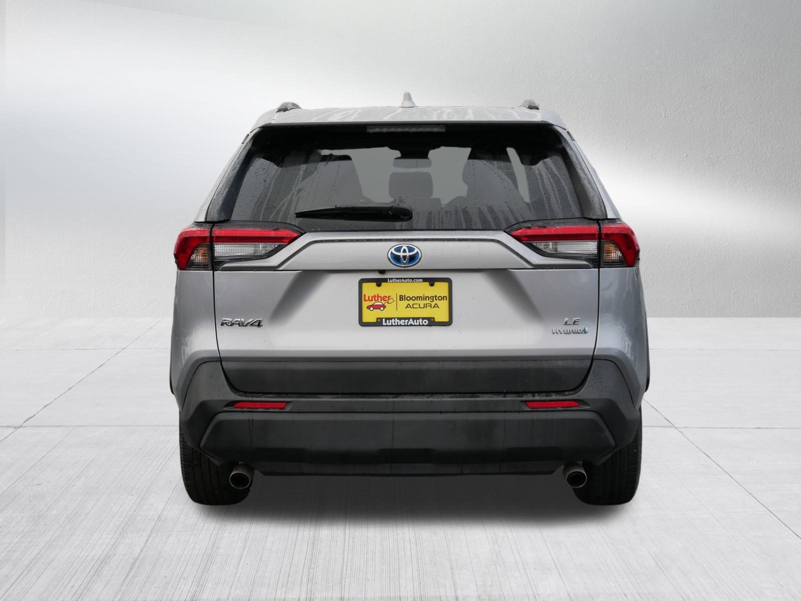 Used 2021 Toyota RAV4 LE image 6