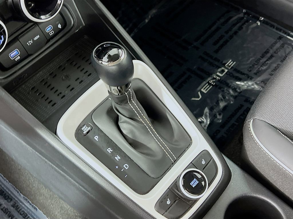 Certified 2023 Hyundai Venue Limited w/ Cargo Package FWD image 16
