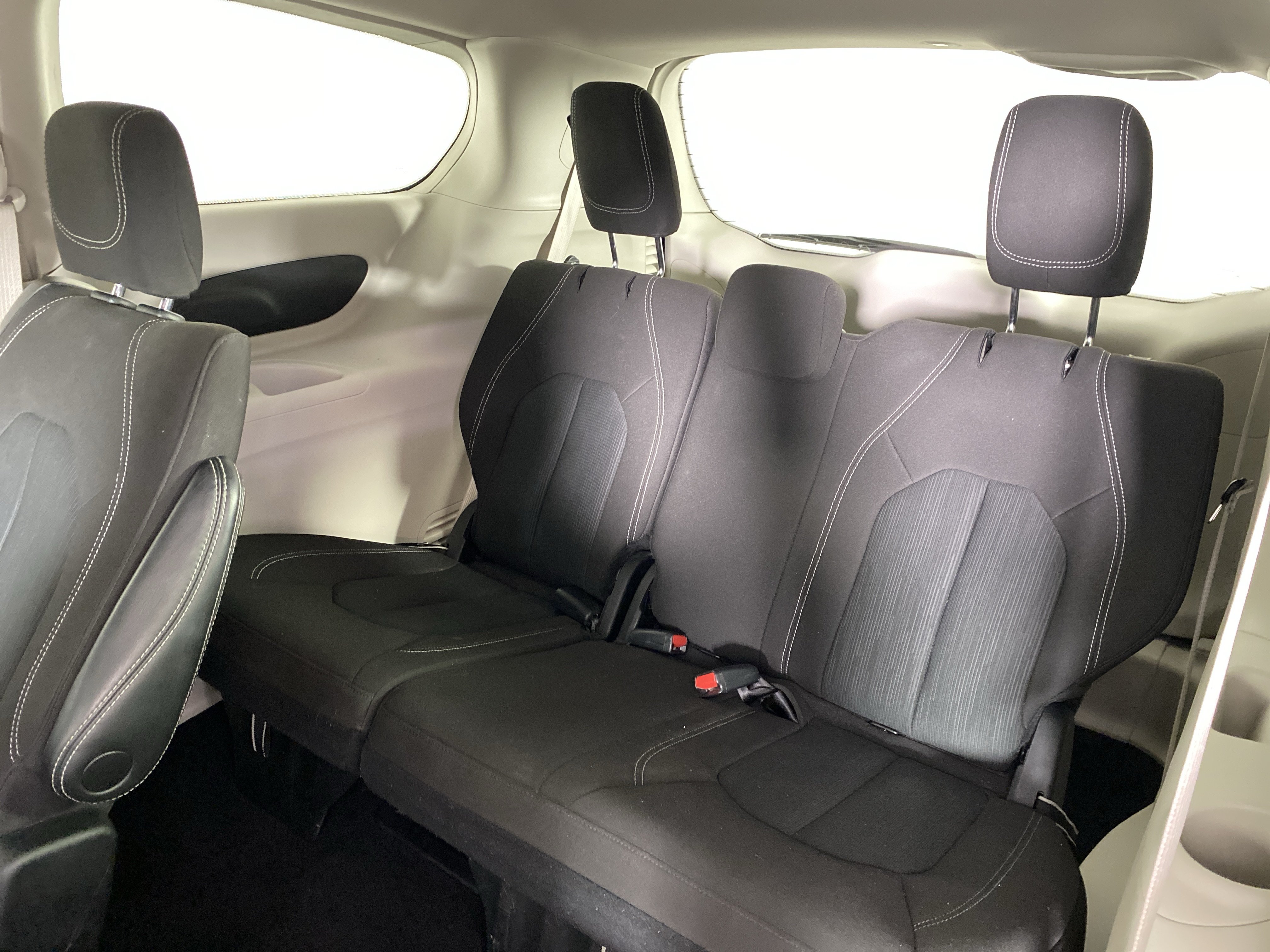 Used 2023 Chrysler Voyager LX FWD image 32