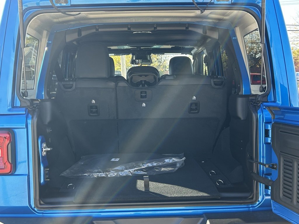 New 2026 Jeep Wrangler Unlimited Rubicon w/ Safety Group image 8