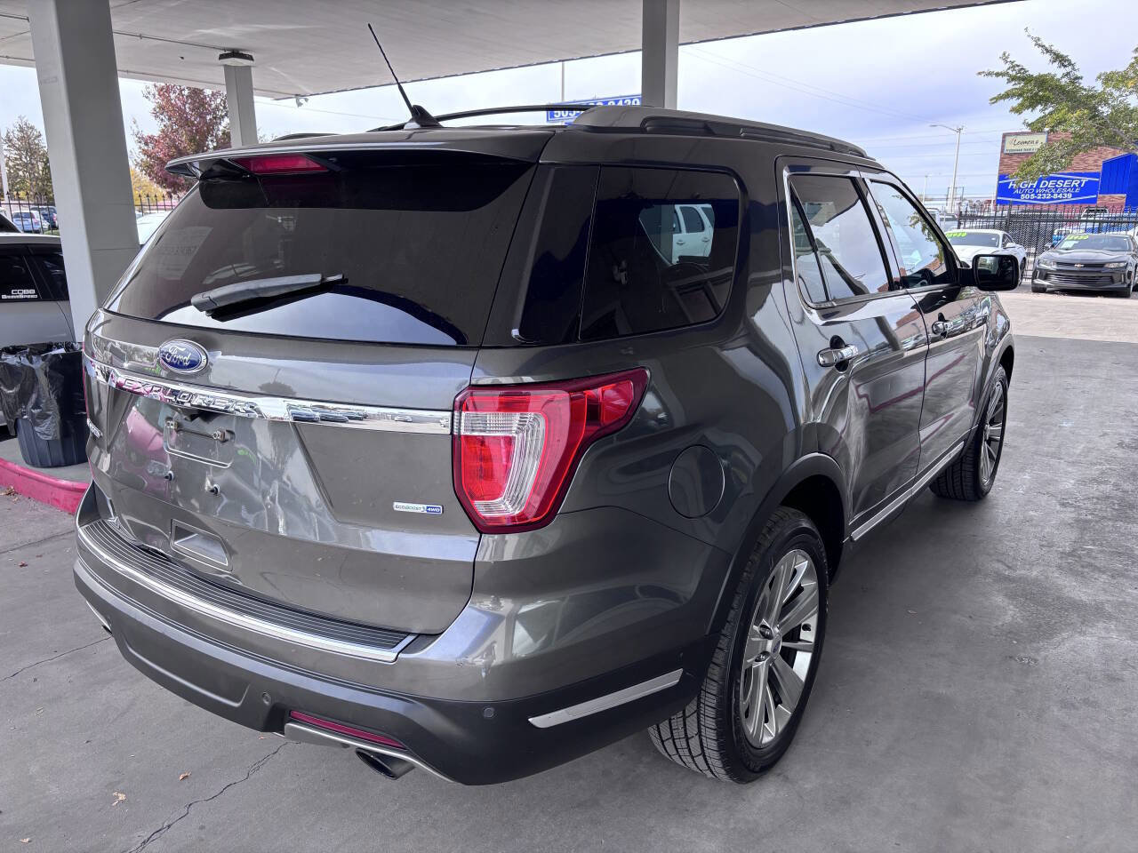 Used 2018 Ford Explorer Limited image 7