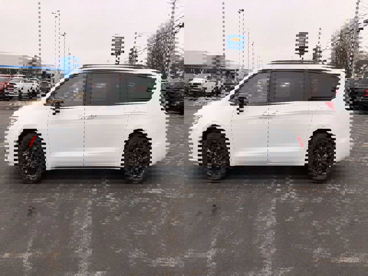 New 2026 Chrysler Pacifica Select image 11