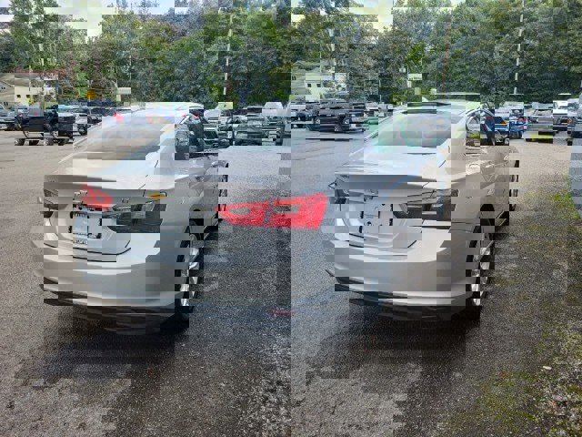 Used 2017 Chevrolet Malibu LT w/ Leather Package image 6