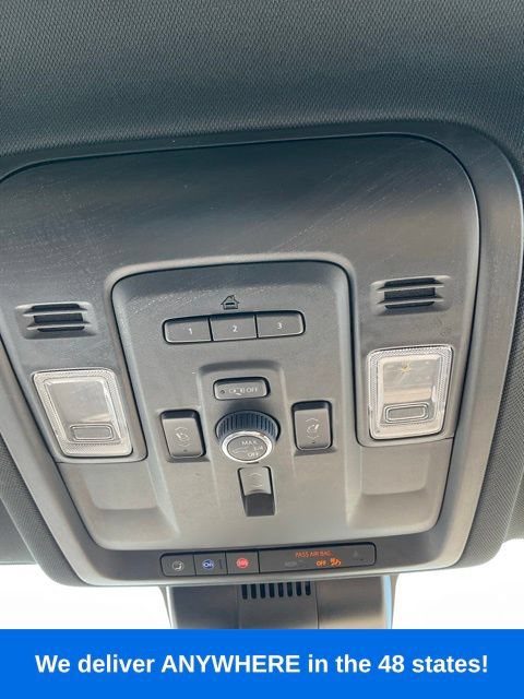Used 2024 Chevrolet Suburban Premier AWD/4WD image 35