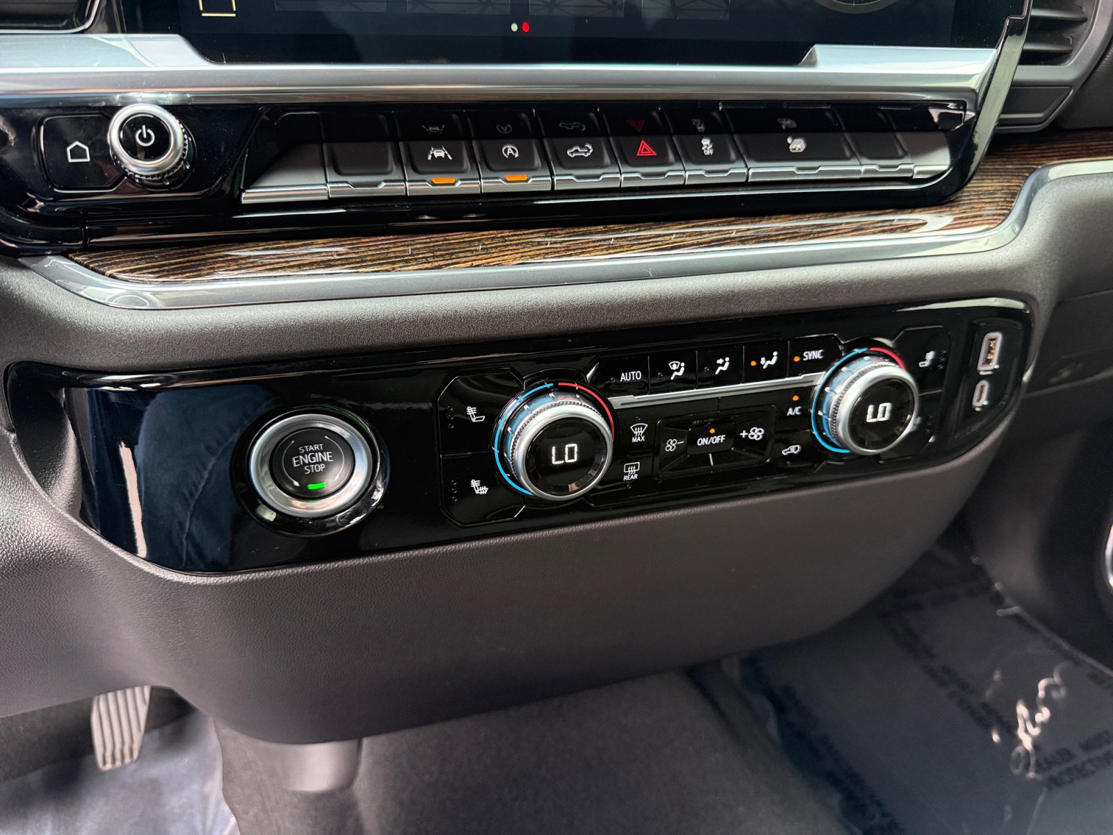 Used 2024 GMC Sierra 1500 Elevation AWD/4WD image 13