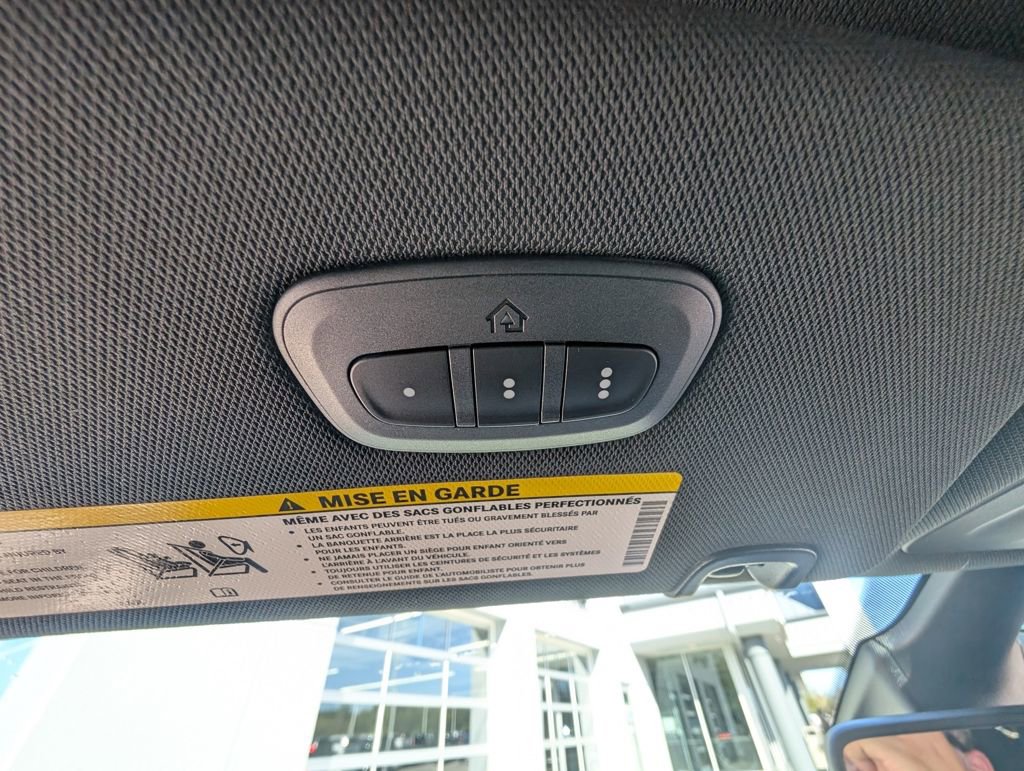 New 2026 Chrysler Pacifica Select w/ S Appearance Package image 37