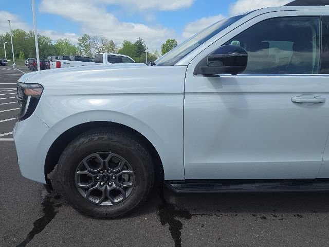 Used 2025 Ford Expedition Max Active AWD/4WD image 19