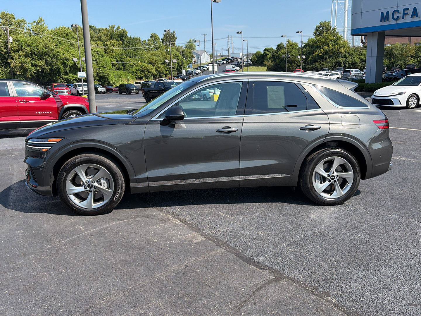 Used 2026 Genesis GV70 2.5T Advanced AWD/4WD image 2
