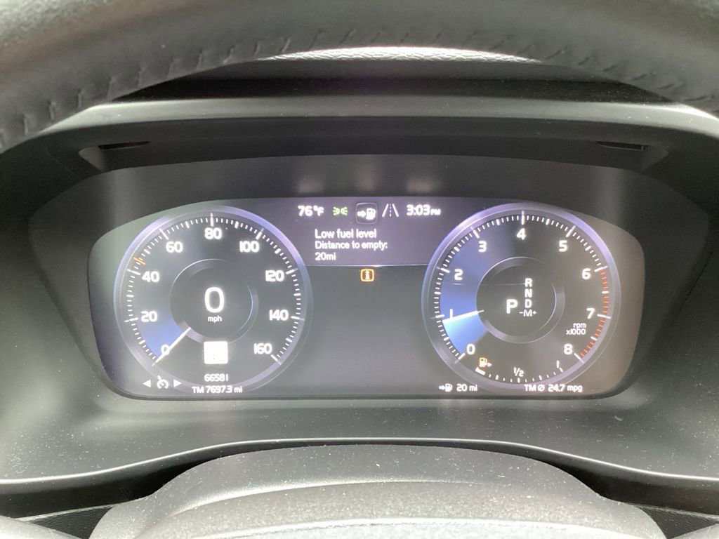 Used 2020 Volvo XC40 T5 Momentum image 20