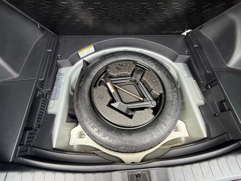 Used 2022 Toyota RAV4 XLE image 12