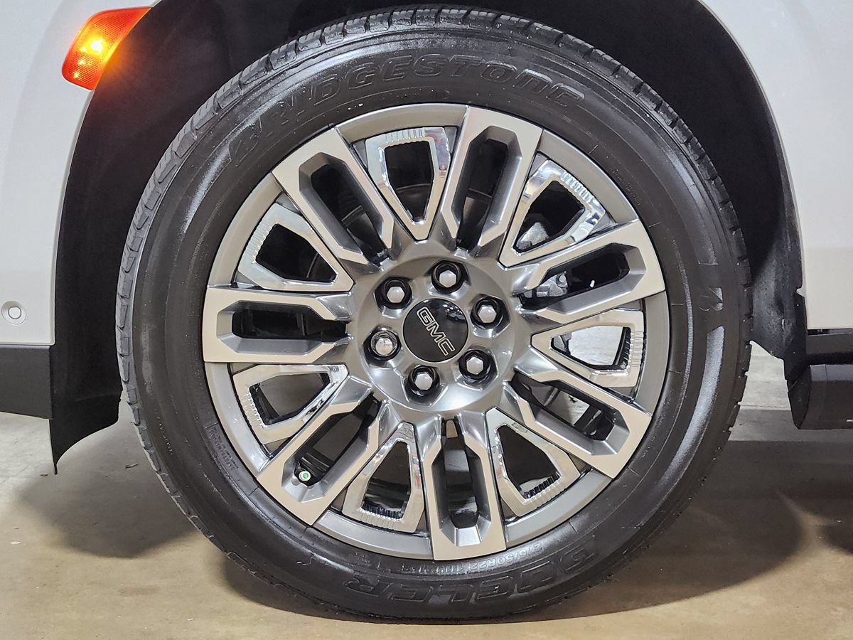 Used 2023 GMC Yukon Denali Ultimate AWD/4WD image 28