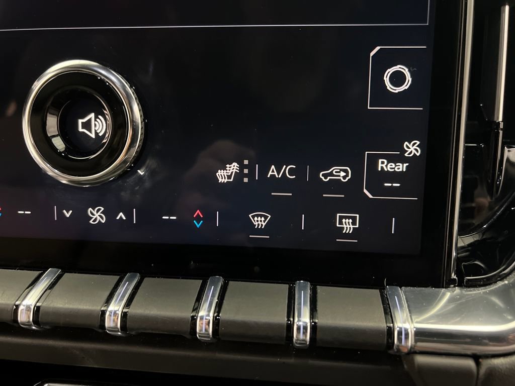 Used 2025 GMC Yukon Denali image 48