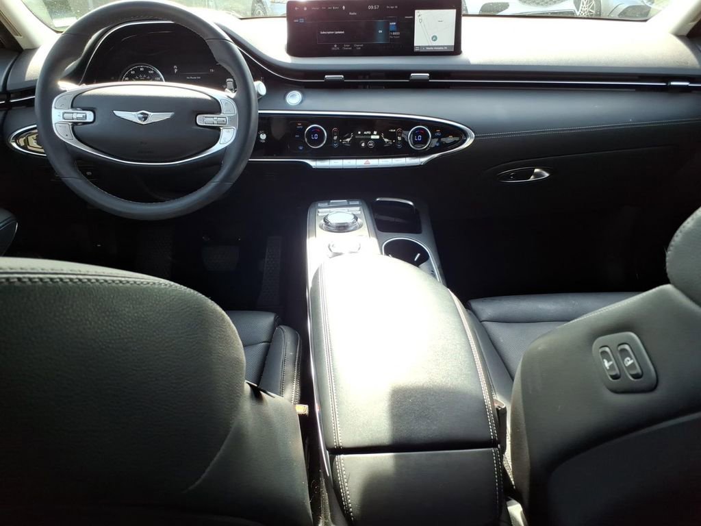 Used 2023 Genesis GV70 2.5T w/ Select Package image 13