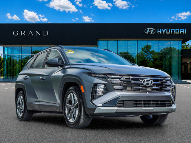 Certified 2025 Hyundai Tucson SEL FWD image 8