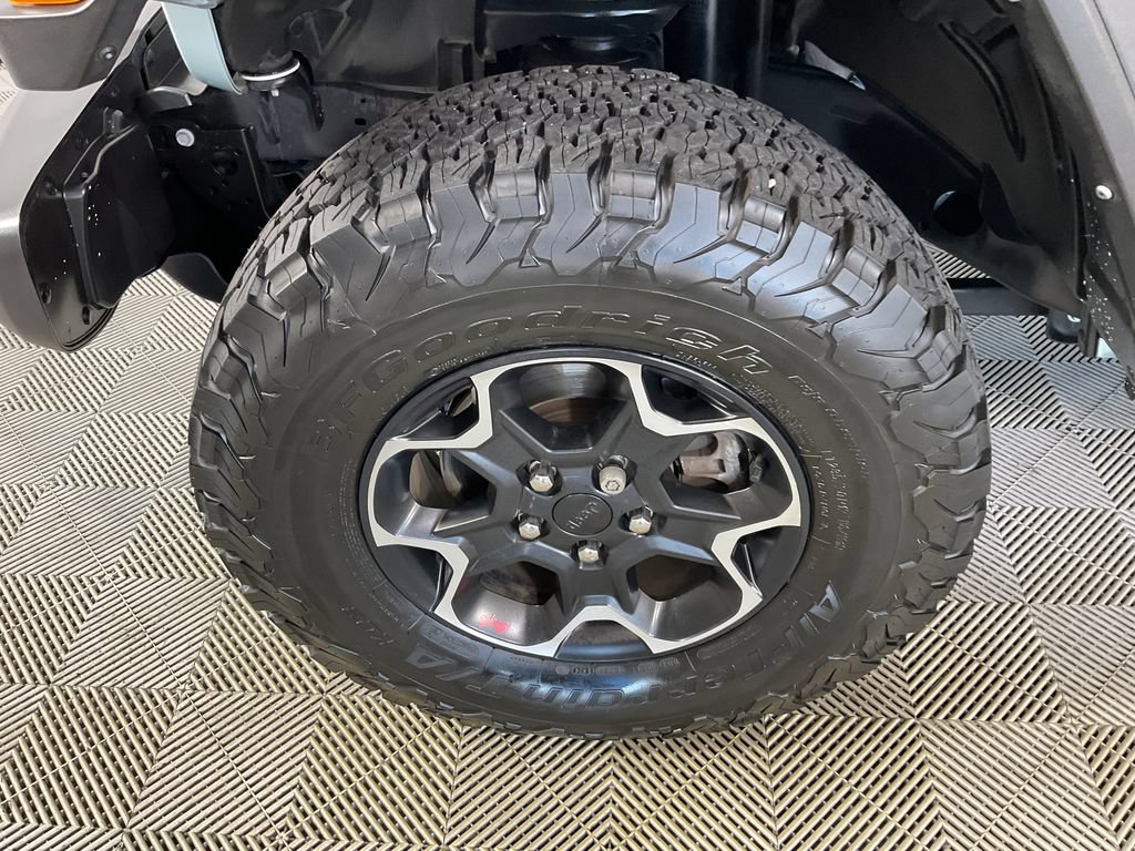 Used 2023 Jeep Wrangler Unlimited Rubicon w/ Cold Weather Group AWD/4WD image 5