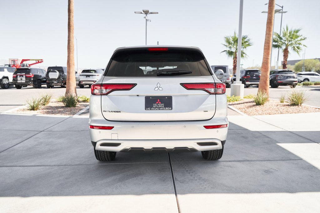 Used 2024 Mitsubishi Outlander SE image 7