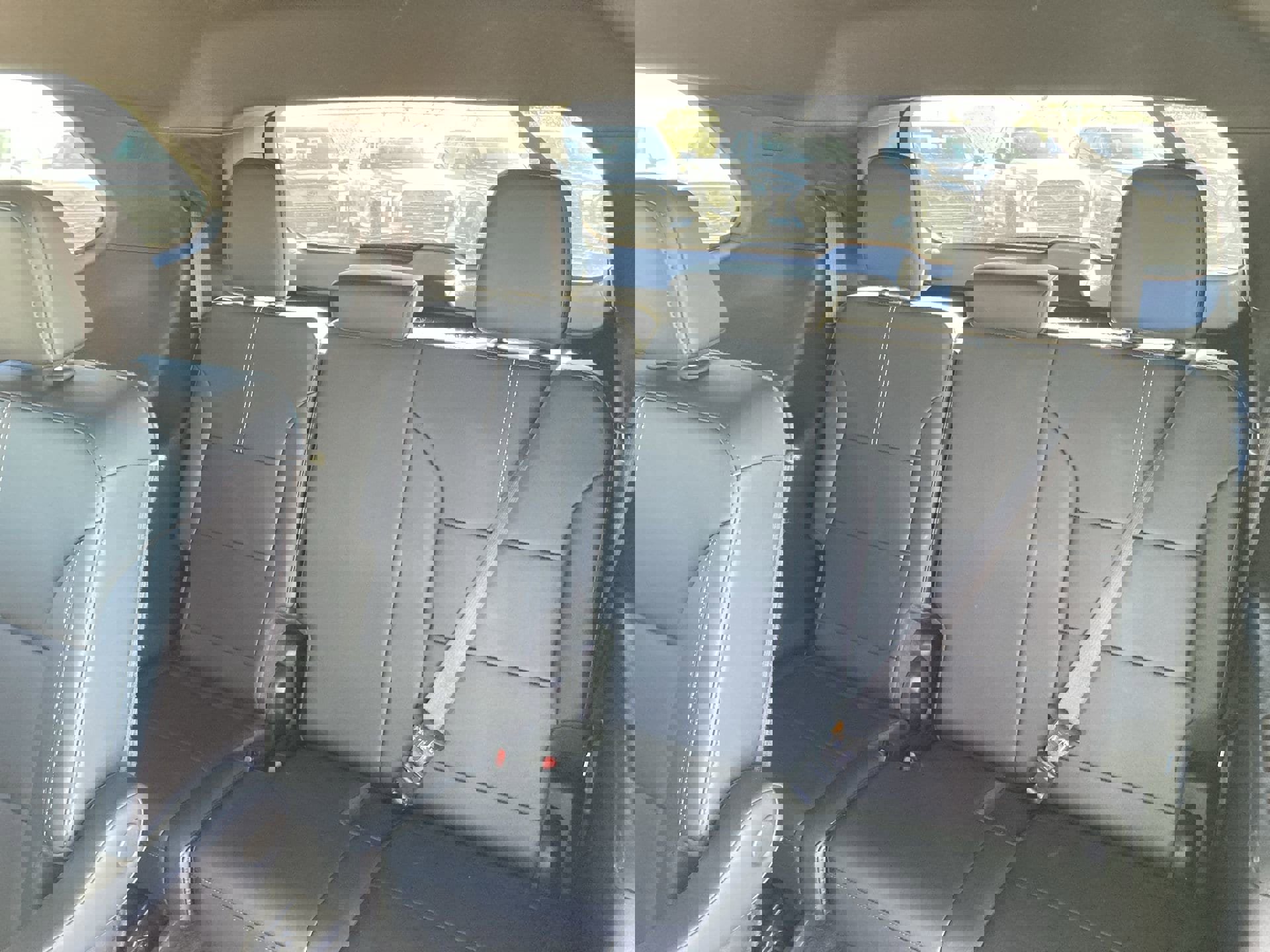 Used 2024 GMC Acadia Elevation image 27