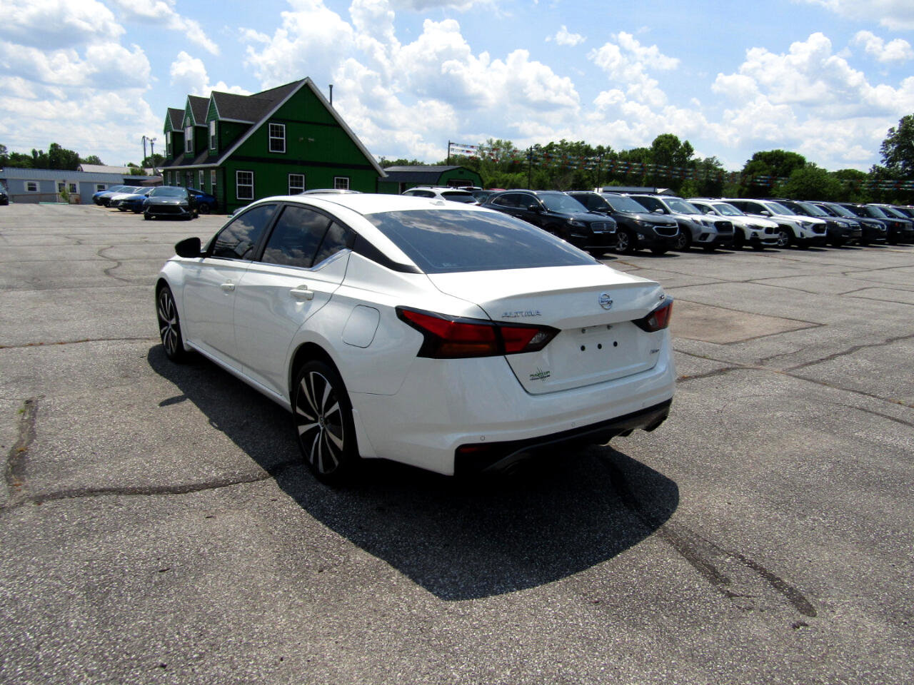 Used 2021 Nissan Altima 2.5 SR w/ SR Premium Package image 5