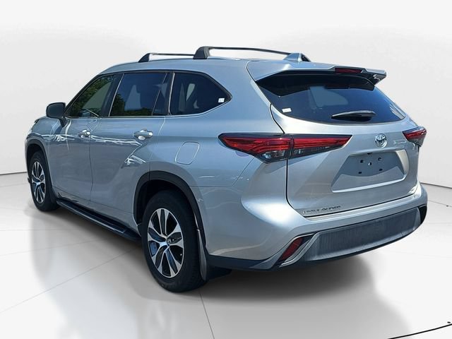 Used 2023 Toyota Highlander XLE FWD image 7