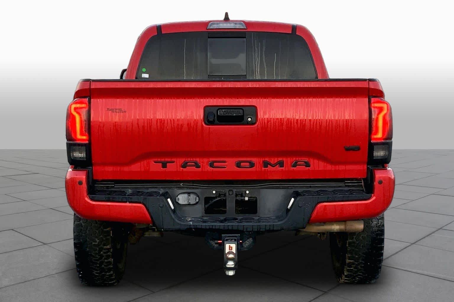 Used 2022 Toyota Tacoma TRD Off-Road w/ Technology Package AWD/4WD image 5