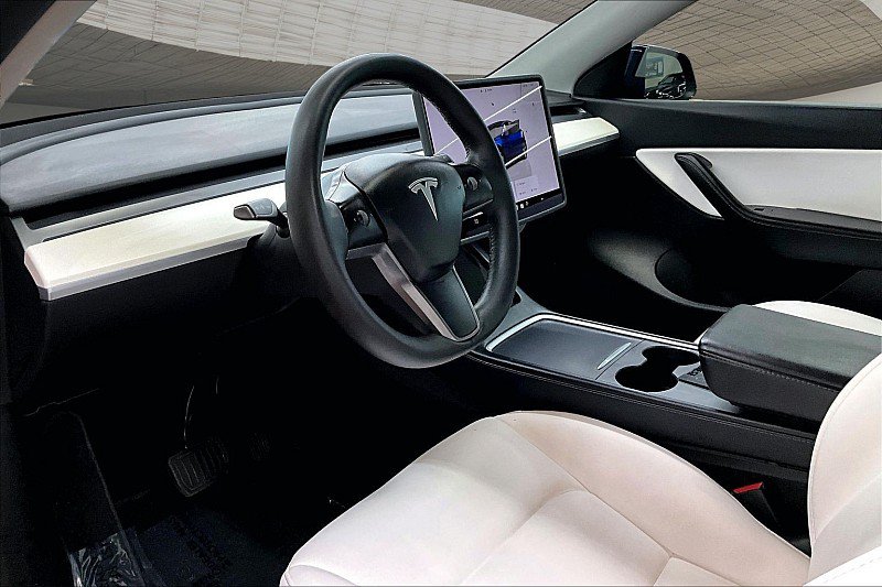Used 2022 Tesla Model Y Long Range AWD/4WD image 10