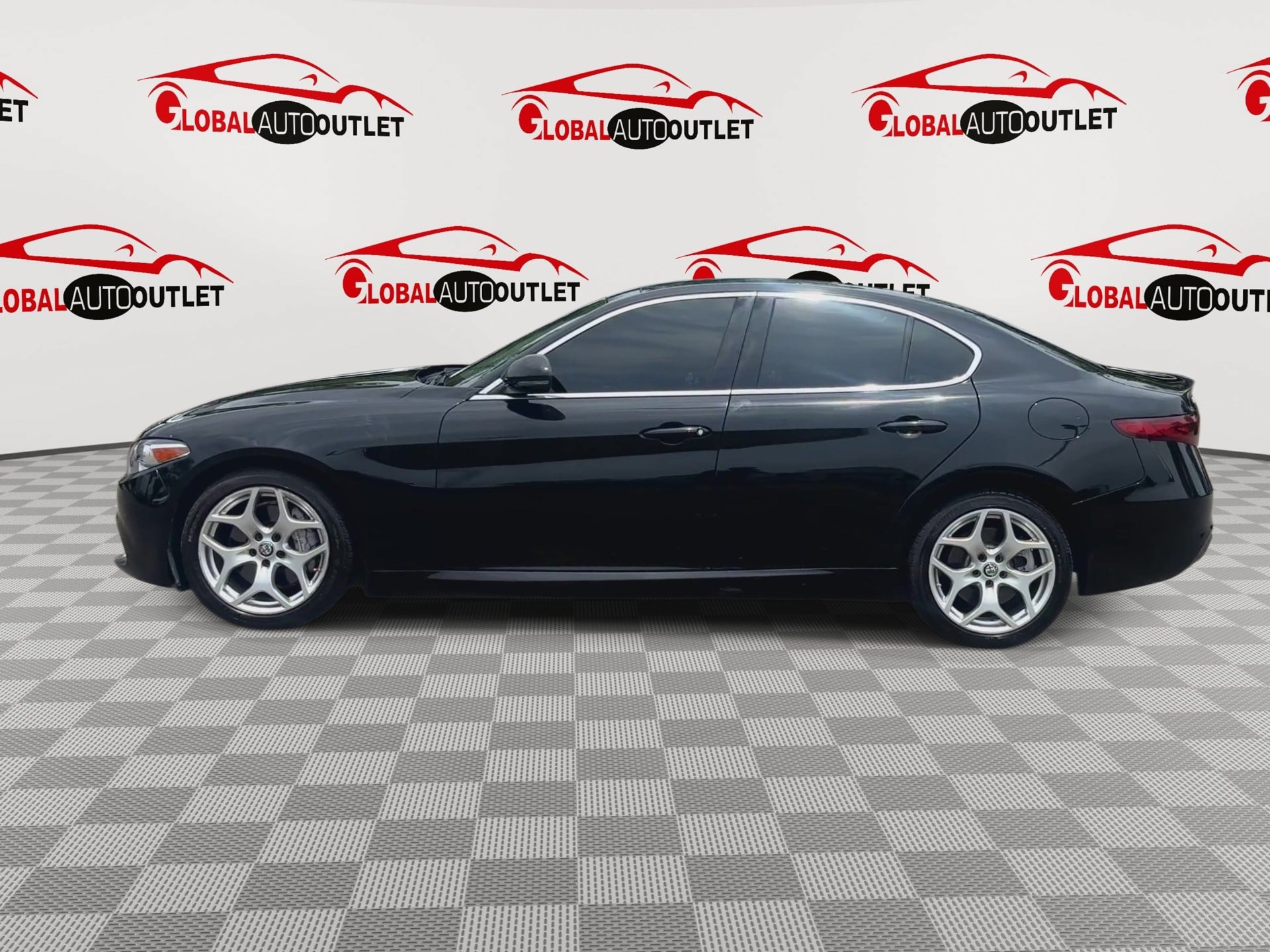 Used 2021 Alfa Romeo Giulia Ti AWD/4WD image 5