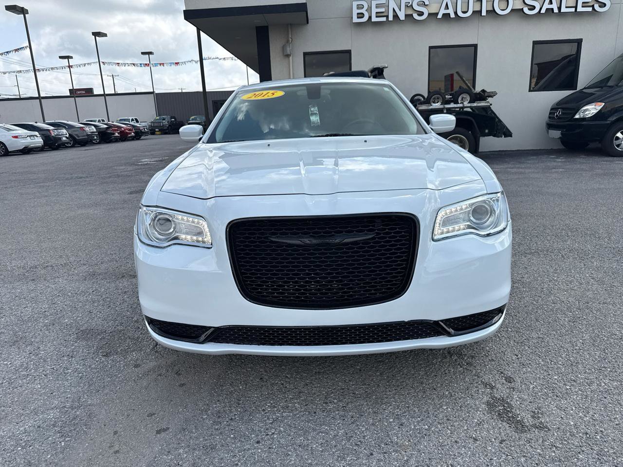 Used 2015 Chrysler 300 Limited image 3