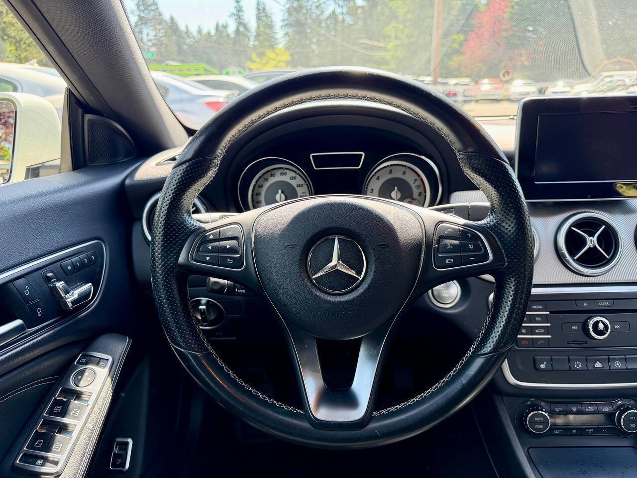 Used 2015 Mercedes-Benz CLA 250 image 17