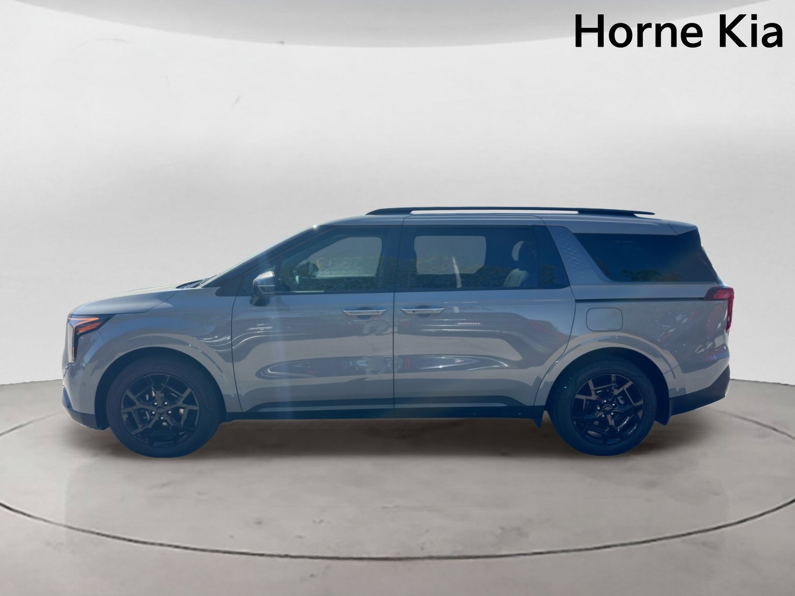 Certified 2026 Kia Carnival SX w/ SX Dark Edition Package FWD image 6